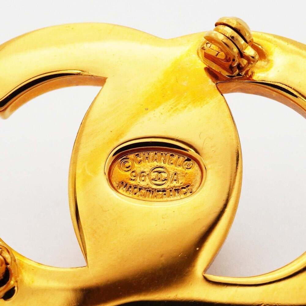 CHANEL Gold Logo Brooch - Picture 4 of 6